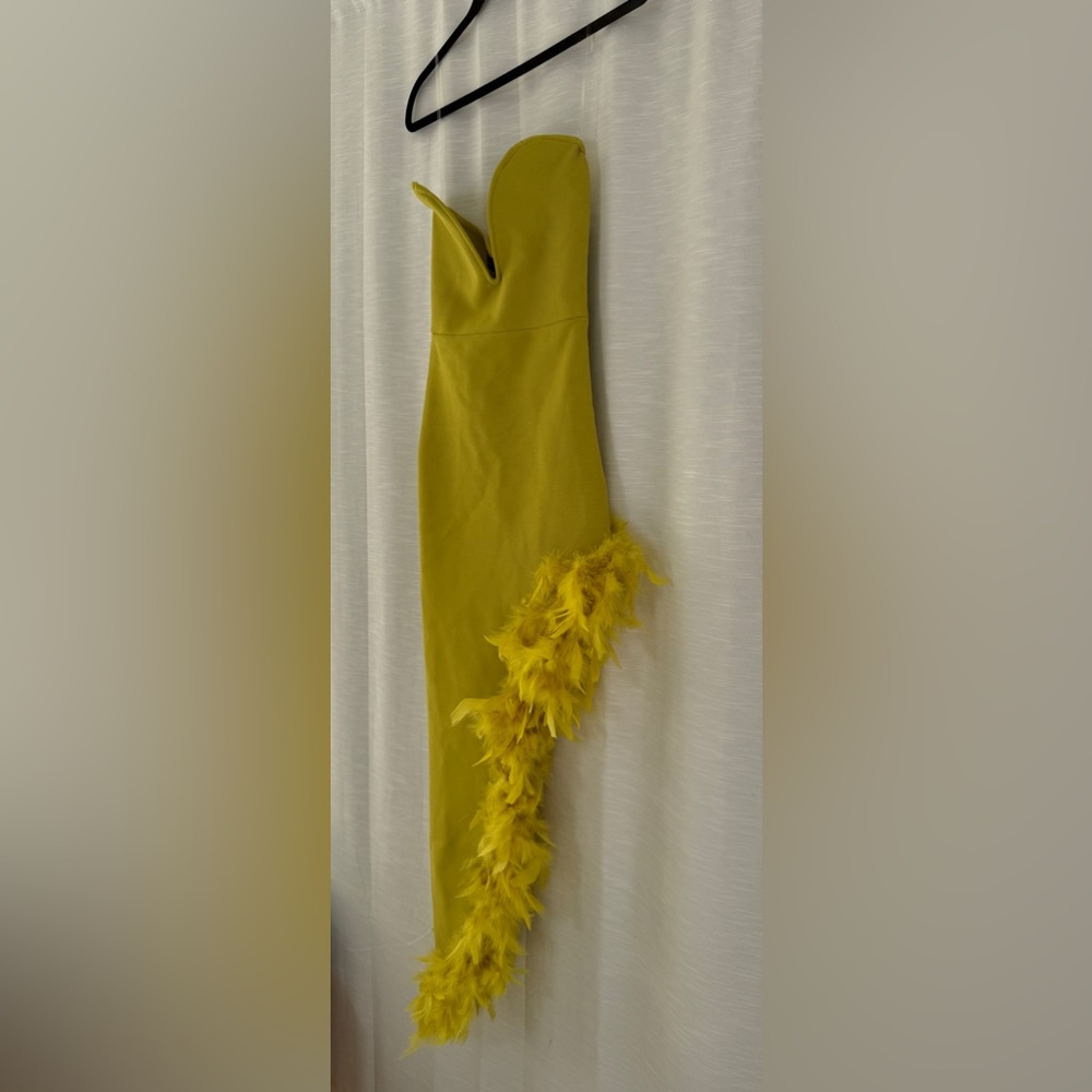 Fashion Nova Jacqueline Chartreuse Strapless Feather High Slit Dress NWT Size XS - Picture 8 of 16
